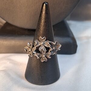 P39. Vintage 925 Sterling Sliver Dogwood Flower Cluster Ring, Adjustable Sz4-Sz7
